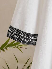 女士阿拉伯复古风格套装：白色长款夹克搭配复古图案腰带，搭配休闲阔腿裤。时尚百搭，适合休闲场合，春夏秋装，端庄大方 - 白色 - 查看 3