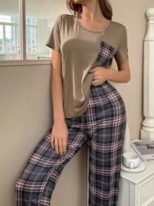 CoupledUp Karomuster Kurzarm Pyjama Set, Urlaub