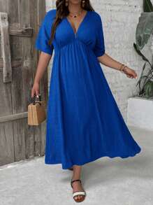 SHEIN VCAY 大码 V 领短袖纯色简约优雅休闲连衣裙，适合日常穿着