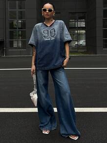 DAZY 女式 V 领撞色渐变字母印花休闲街头风格宽松牛仔短袖 T 恤街头服饰、返校服装 - 中等水洗藍 - 查看 2