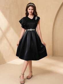 SHEIN 优雅奢华的少女缎面串珠连衣裙