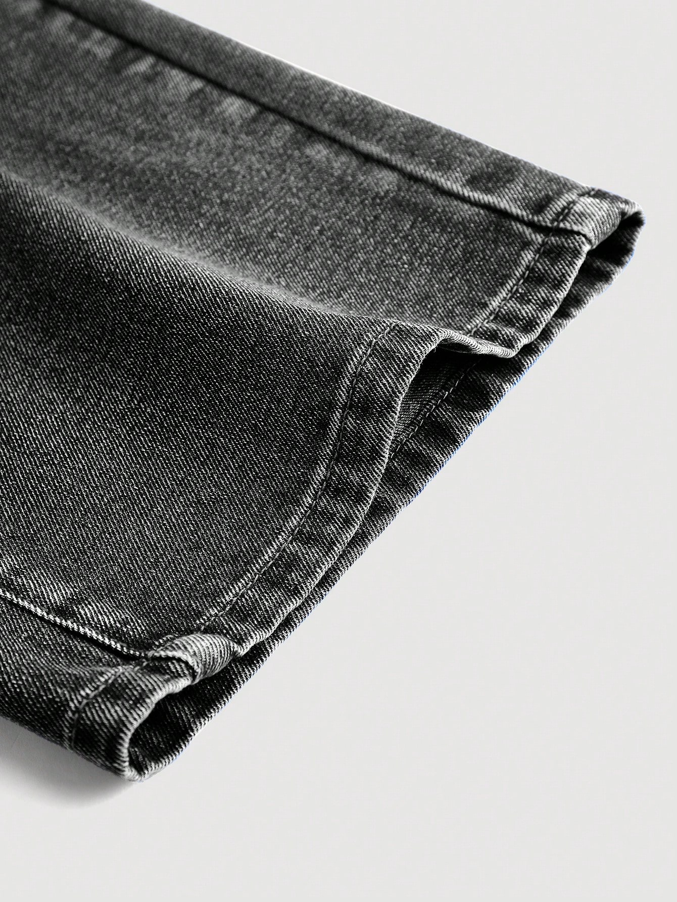 جينز فضفاض بنقشة لون صلبة