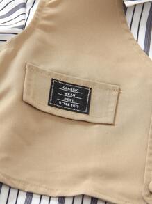 Set da 3 pezzi per giovani ragazzi, composto da polo a maniche corte a righe, gilet e pantaloncini casual. La polo a righe presenta un design elegante con colletto alla coreana, il gilet ha una decorazione a toppe alla moda e i pantaloncini larghi sono adatti per bambini attivi. Questo set è comodo e versatile per l'uso quotidiano, le attività all'aperto e le riunioni informali, rendendo il bambino il centro dell'attenzione. - Multicolore - Visualizzare 7