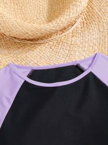 SHEIN Conjunto de traje de baño de ajuste ceñido con mangas raglan y bloques de color morado y negro, adecuado para adolescentes y niñas jóvenes para el verano y la playa