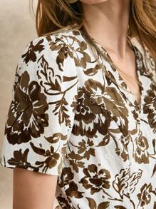 Écloséra 优雅V领无袖收腰百褶镂空刺绣春夏中长连衣裙