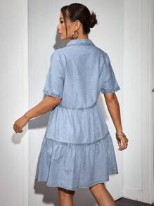 SHEIN PETITE 女式夏季短袖单排扣荷叶边下摆休闲牛仔连衣裙 - 藍色 - 查看 2