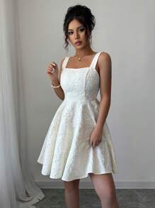 Elenzga 这款女士优雅公主风吊带连衣裙饰有蝴蝶结，散发着精致优雅的气质，轻松驾驭各种场合——从正式工作装束和日常通勤到性感造型、浪漫法式风情装扮、休闲外出、中东复古主题活动、温馨下午茶聚会、魅力派对以及新年、感恩节和圣诞节等节日庆典。 - 杏色 - 查看 4