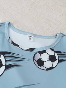 Set de 2 piezas de camiseta de manga corta con estampado gráfico de fútbol y pantalones cortos casuales ajustados para adolescentes varones