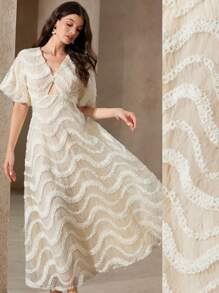 GENKIRA 优雅别致的法式女装，精致的设计，奢华的刺绣，V 领泡泡袖，镂空腰部，褶皱蓬松裙 - 米色 - 查看 3