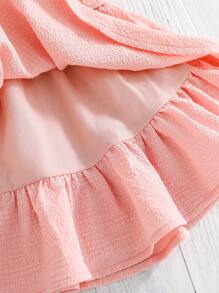 SHEIN فستان جينز عام مريح للأطفال البنات زر خلفي واسترخاء مع كشكشة على الهيمة