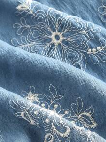 SHEIN MOD Falda-pantalón azul con bordado para mujer talla grande, adecuada para vacaciones y uso casual, con dobladillo asimétrico, cintura con cordón y bordado, para primavera/verano, pantalones cortos gráficos, ropa occidental para mujer, ropa bohemia para mujer, almuerzos para mujer, fiestas del té - Azul - Ver 3