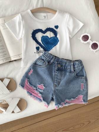 4-7 岁女童可爱花卉刺绣做旧不对称腰部设计牛仔短裤，松紧腰带和纽扣开合，前后口袋，磨损下摆，花卉刺绣细节，舒适的春夏休闲时尚单品