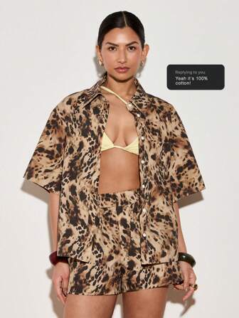 AiiRZ Ensemble coordonné en mélange imprimé léopard pour tenue de villégiature. Chemise ample à manches larges avec boutons, shorts ample, ensemble deux pièces pour l'été et les vacances à la plage