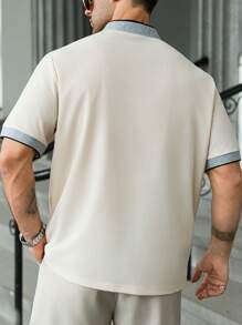 Manfinity Homme Camisa tipo polo Streetrush Manfinity de talla grande para hombre, en color negro y blanco clásico, estilo universitario de manga corta, con estampado de posicionamiento "BRAVE" en el pecho, estilo holgado de hombros anchos, en , regalo para novio, casual deportiva para uso diario, vuelta al colegio y vacaciones, primera opción como regalo para novio y esposo, conjunto para parejas