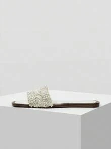 MOTF PREMIUM 仿珍珠细节PU皮革平底凉鞋