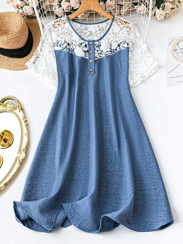 SHEIN LUNE Elegant Commute & Vacation Casual Minimalist Fashionable Versatile Comfortable Fabric Round Neck Lace Trim Splicing Short Sleeve Design Blue & White Plus Size Dress, Suitable For Spring, Summer, Autumn