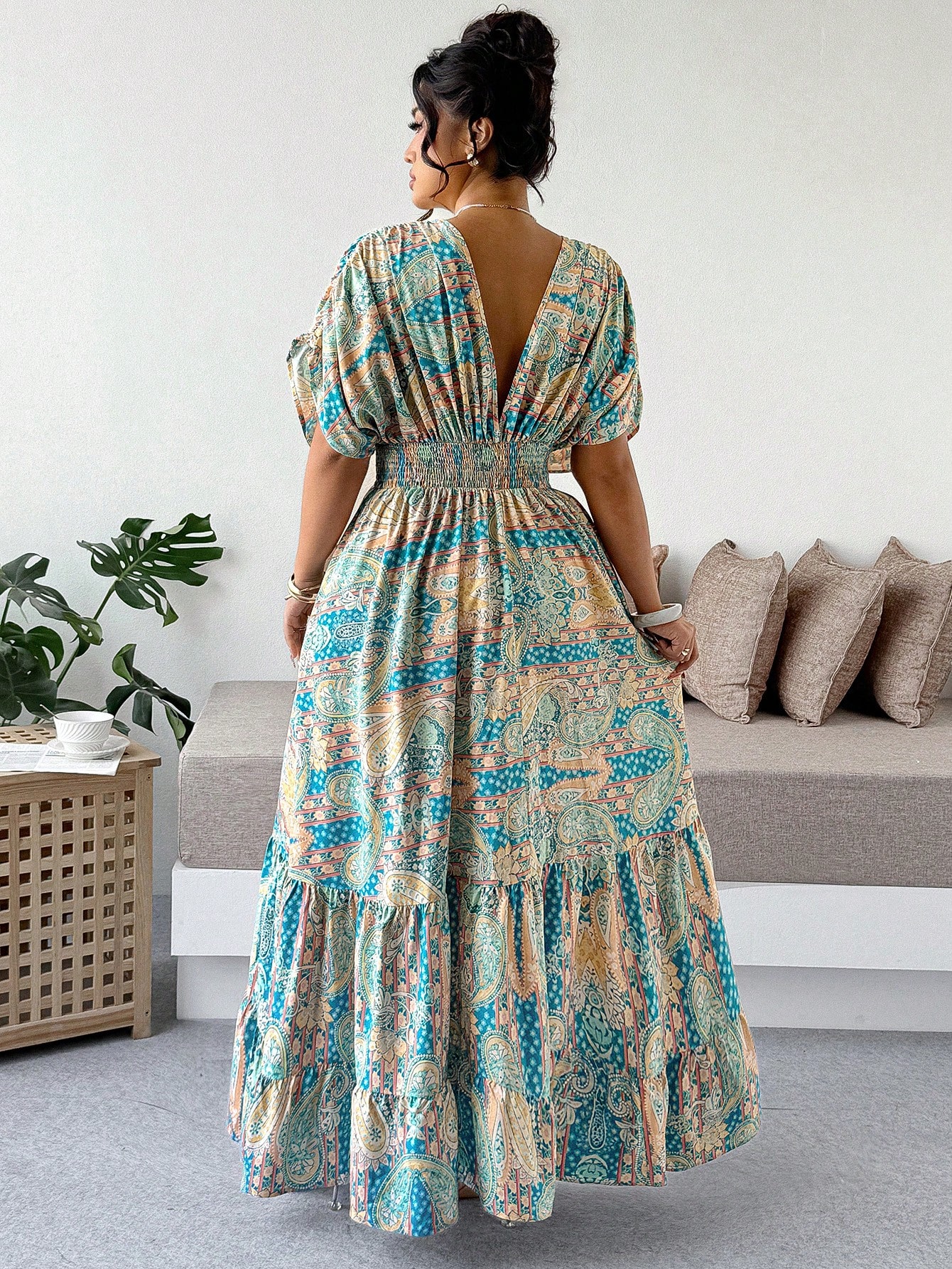 SHEIN Clasi فستان طباعة زهور قصير ياقة V خصر عالي...