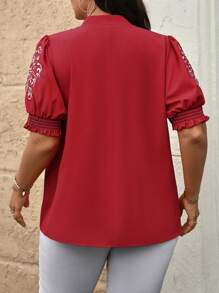 SHEIN LUNE Blusa de mujer de talla grande con bordado rojo y lazo, para vacaciones de verano, primavera/verano - Rojo - Ver 2