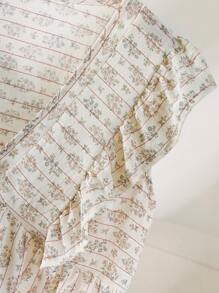 CosyJoli 大码夏季休闲简约度假花卉印花 V 领荷叶边拼接女式衬衫