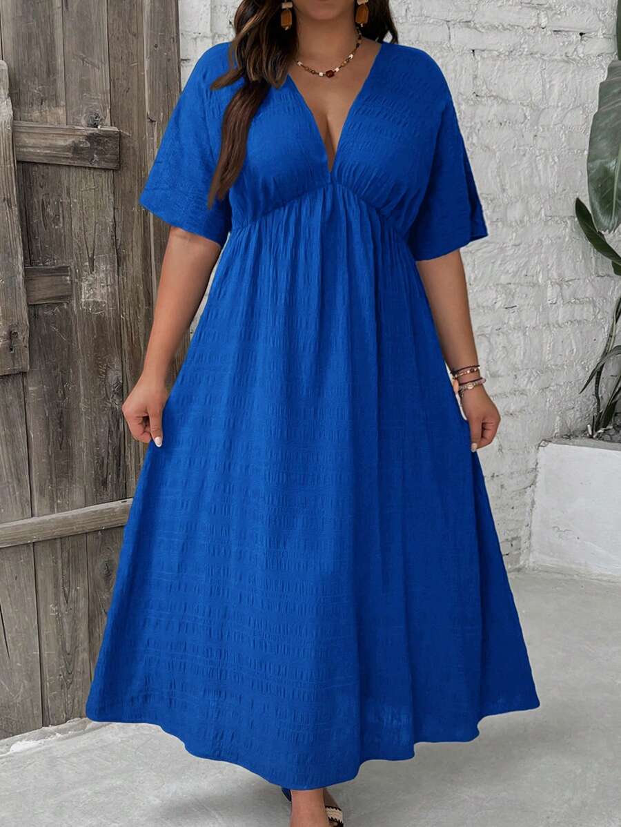 SHEIN VCAY 大码 V 领短袖纯色简约优雅休闲连衣裙，适合日常穿着