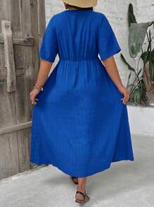 SHEIN VCAY 大码 V 领短袖纯色简约优雅休闲连衣裙，适合日常穿着