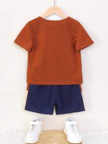 2pcs/Set Young Boys Casual Sports College Style Tricolor Short Sleeve T-Shirt + Shorts, Suitable For Daily Wear, School, Outings, Sports, Spring/Summer. Provides Multiple Outfit Options To Enhance Versatility. Simple And Elegant Design, Comfortable And Fashionable Wear. This Outfit Set Will Be A Practical And Stylish Choice In The Wardrobe Of Young Boys. - Multicolor - View 2