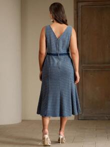 Anewsta Plus Size Stylish Slim-Fit Mid-Length Elegant Sleeveless Jacquard Denim Dress, Suitable For Women In Spring/Summer, Easter - Blue - View 2