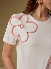 MOTF PREMIUM EMBROIDERY FLORAL SHORT SLEEVE TEE