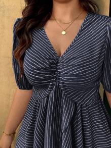 SHEIN Clasi Half Sleeve Ruched Hem Loose Casual Bubble Texture Blouse, Plus Size Design For Women - Multicolor - View 7