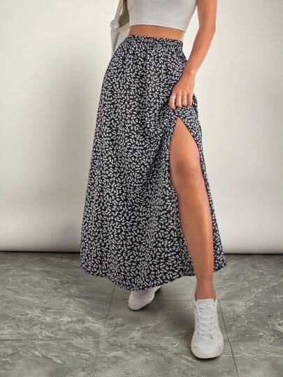 SHEIN VCAY Falda informal con cintura elástica, estampado floral diminuto y bajo con abertura para mujer talla grande, otoño
