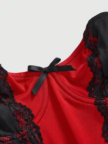 ROMWE Goth Y2K 性感撞色蕾丝边装饰短款上衣，腰带系带，非常适合新年派对 - 紅色和黑色 - 查看 3