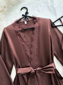 SilkySpell Conjunto de pijama de 4 piezas para mujer con top de camiseta de encaje sexy, shorts con adorno floral, pantalones y bata de seda con cinturón, color café, ropa de otoño e invierno cómoda y elegante - Café integral - Ver 4