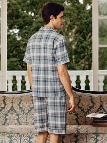 SHEIN EverLounge 1 Set de pijama de camisa de manga corta con cuello de solapa y pantalones cortos con estampado de cuadros para hombres