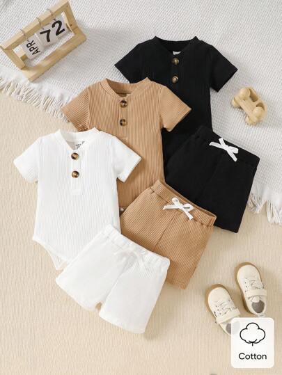 SHEIN 男婴三色短袖连体衣短裤套装，简约风格，纯白色、黑色、卡其色可选，无图案设计，宽松版型，适合休闲外出、室内穿着，也可轻松搭配户外活动和小型聚会，春夏款。
