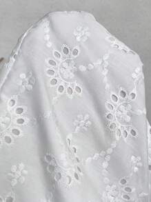 SHEIN LUNE 大码女式休闲圆领孔眼刺绣短袖衬衫夏季外出女式夏季衬衫夏装女装女装夏季套装女式上衣优雅 - 白色 - 查看 7