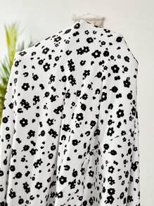 SHEIN Ditsy Floral Casual Sleeveless Maternity Dress For Vacation Women Summer Clothing,Vacation,Vacay Outfits Women - Black and White - View 7
