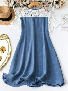 SHEIN LUNE Elegant Commute & Vacation Casual Minimalist Fashionable Versatile Comfortable Fabric Round Neck Lace Trim Splicing Short Sleeve Design Blue & White Plus Size Dress, Suitable For Spring, Summer, Autumn