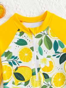 SHEIN 女婴可爱草莓印花长袖拉链连体泳衣，防晒黄色套装，婴儿黄色连衣裙，热带风情女婴服装，女婴沙滩装，婴儿沙滩装 - 彩色 - 查看 3