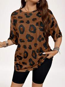 SHEIN LUNE 大码豹纹动物印花基本款休闲卡其色 T 恤，适合夏季