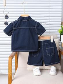 SHEIN 2 pièces/set Chemise en jean à manches courtes et bermuda en jean ample à taille élastique pour bébés garçons. Tenue décontractée et mignonne en coton bleu marine pour enfants, portée au quotidien au printemps/été, pour la plage ou la rue.