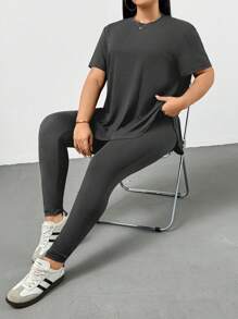 Shapeblank Bộ đồ thể thao giản dị mùa xuân và mùa hè cỡ lớn cho nữ, thoải mái, cơ bản, đa năng, giảm béo hàng ngày, áo phông tay ngắn màu đen và quần legging hai mảnh, bộ quần, trang phục đường phố, trang phục sân bay, trang phục mùa hè cho phụ nữ, trang phục đi chơi, quần áo Y2k, phong cách tối giản, trang phục nhà thờ cho phụ nữ - Màu xám đen - Xem 4