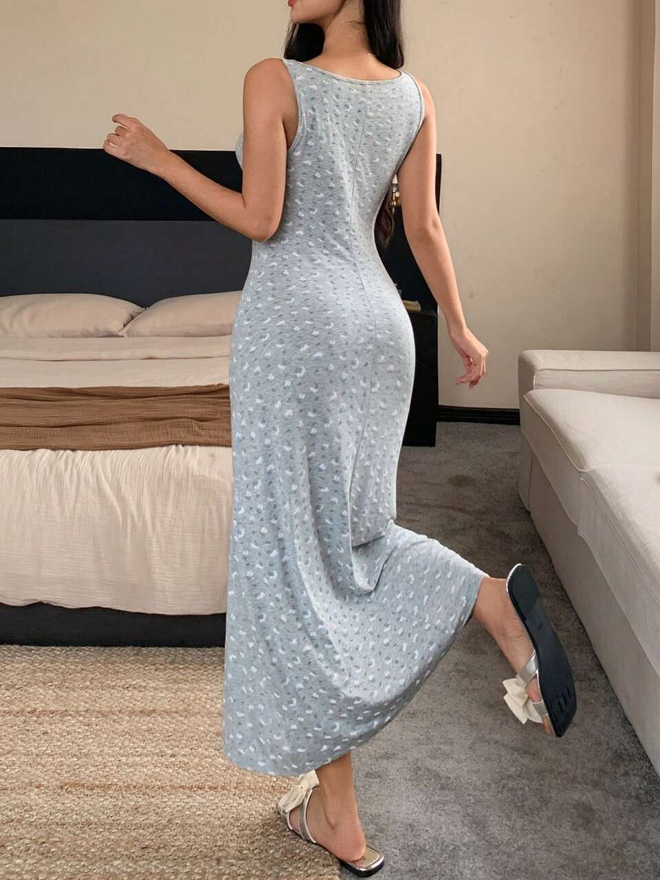 Women's Summer Ditsy Floral Fitted Deep V-Neck Long Sleeveless Nightgown Pajama