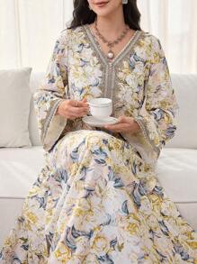 SHEIN Najma 女士花卉印花、钩针拼布、长袖连衣裙、端庄优雅的 A 字形卡夫坦和 Jalabiya 连衣裙，适合晚会/婚礼嘉宾/周年纪念/日常穿着 - 彩色 - 查看 1