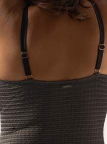 Aralina 7 月 4 日曲线女士纹理面料细节连体泳衣，完美搭配沙滩装和夏季装 - 黑色 - 查看 3