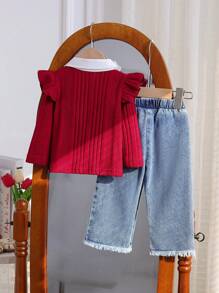 SHEIN Explorewe 2 件/套女婴 2 合 1 上衣和牛仔裤套装。上衣采用仿 2 件套设计，白色衬衫领和红色华夫格纹理针织面料，V 领和飘袖，时尚百搭，引人注目。牛仔裤采用草莓刺绣和流苏袖口，形成强烈对比。整体造型时尚、甜美、可爱。可爱、休闲、运动、清新的乡村风格，适合春夏户外玩耍、度假、日常穿着和旅行。 - 紅色 - 查看 2