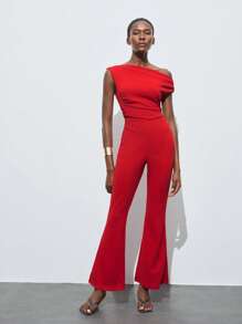 Maija Combinaison asymétrique froncée rouge, nouvelle collection été 2025, sexy. Décontractée, élégante, romantique, adaptée pour l'été, la plage, les vacances, les sorties casual quotidiennes, le bureau, les fêtes, les mariages, les brunchs, les festivals de musique, les remises de diplômes, la Saint-Jean. - Rouge - Voir 3