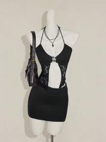 SHEIN ICON Conjunto de top sin espalda con encaje a contraste y decoración de rhinestones, y mini falda ajustado en estilo Y2K - Negro - Ver 5
