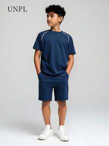 SHEIN Conjunto de pantalones cortos de verano de 2025 con cuello redondo y manga corta, cómodo atuendo de uso diario para niños
