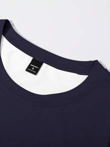 Manfinity Homme 渐变色字母与美国国旗印花短袖 T 恤，夏季 - 彩色 - 查看 3