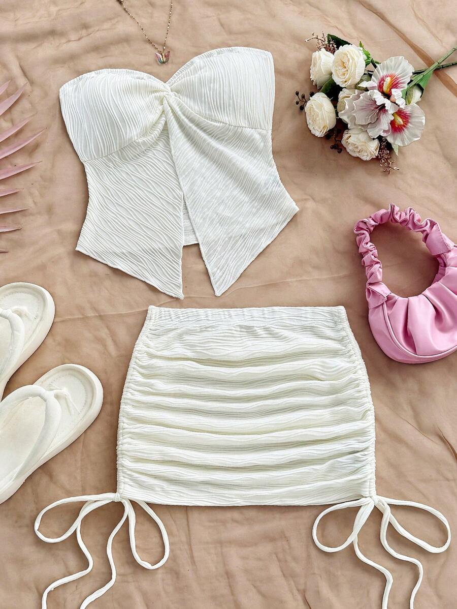 Soleia Conjunto de 2 piezas, top tubo asimétrico con textura en unicolor y falda con elástico en la cintura para vacaciones de verano de mujer - Conjunto blanco de dos piezas, atuendo de verano blanco - Blanco - Ver 1
